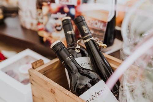 Hochzeitgeschenk Weinauswahl im Holzkarton