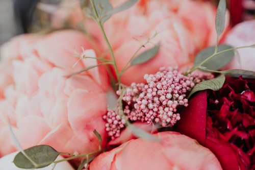 Pfingstrosen Brautstrauß in Farbe