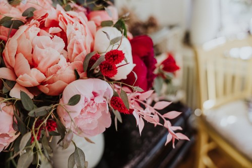 Brautstrauß mit Pfingstrosen in Farbe