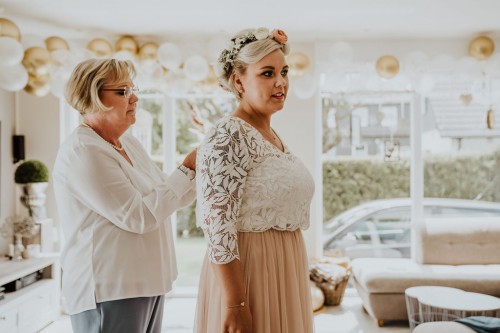 Gettingready Brautankleide