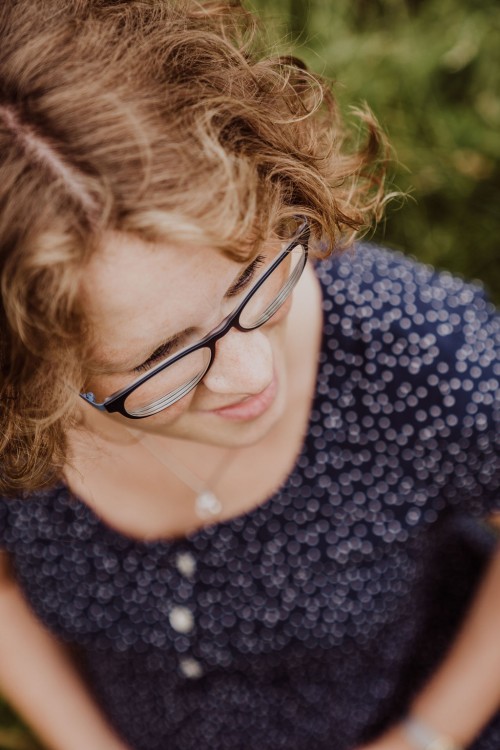Portrait einer Frau mit Brille