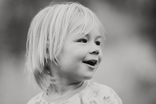 Ein Portrait von einem Kind.