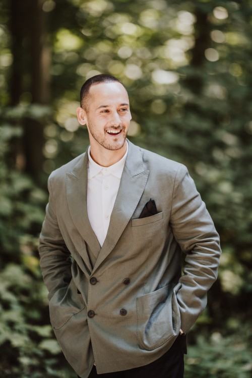 Ein Porträt von einem Mann.